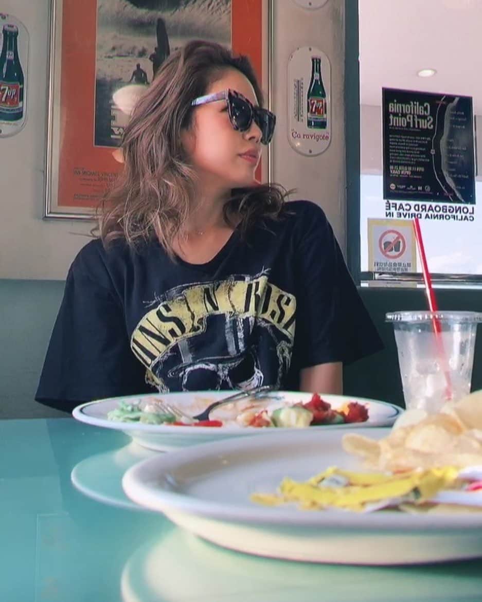 Linaのインスタグラム：「♡Sunday♡. . 🥞♡🍔♡🍗♡🥤. . 昨日は天気よかったですね🌞.」