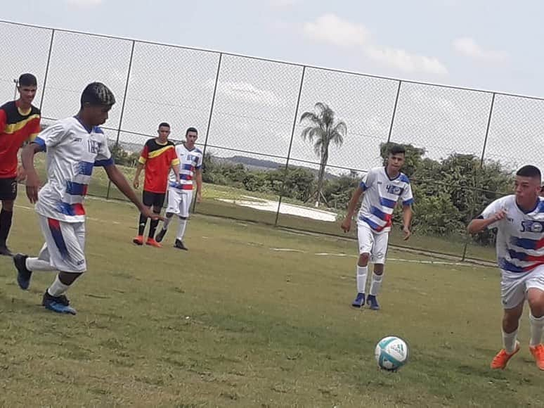 ジーコさんのインスタグラム写真 - (ジーコInstagram)「Primeira semana da Copa Zico em São Jose dos Campos - SP. Garotada animada e obrigado Rubens Junior pela confiança e Diogo e Ulisses pela presença.Também ao João Paulo, observador tecnico do Flamengo. Vamos com tudo.」10月28日 21時38分 - zico