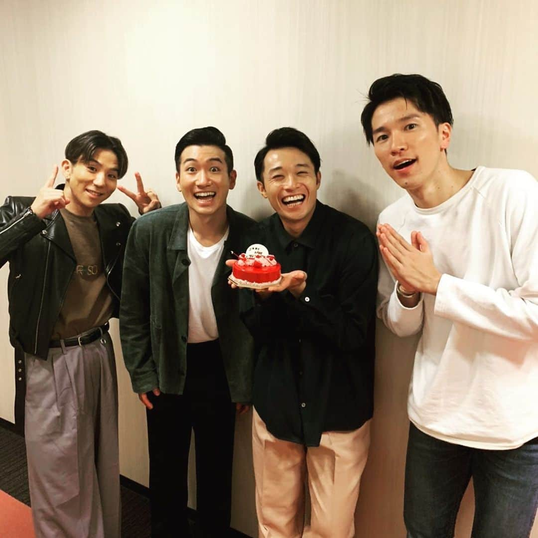 Kazuki Hamamotoさんのインスタグラム写真 - (Kazuki HamamotoInstagram)「12th anniversary🎉 いつも応援ありがとうございます！  これからも4人で、そしてサポートしてくれるみなさんと突っ走っていきます！！ お楽しみに🔥  #stkgz #シットキングス #シッキン」10月28日 22時21分 - kazukistkgz