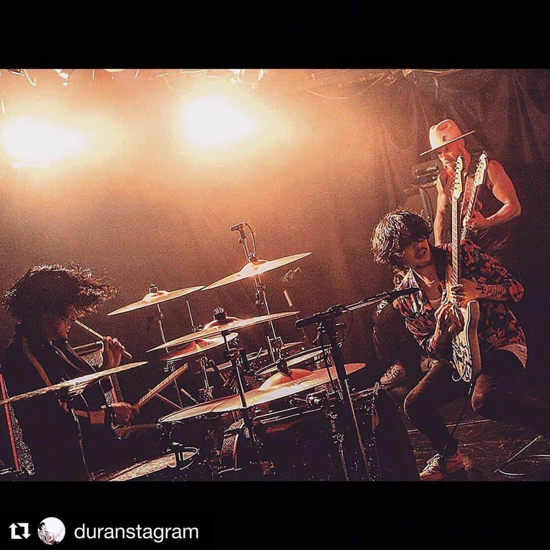 Katsuma さんのインスタグラム写真 - (Katsuma Instagram)「お知らせー！ 約一年ぶりにDURANのライブで叩くよ🥁 しかも対バンはHER NAME IN BLOODだよ💪 楽しみだぜ🔥  #duran #hernameinblood」10月28日 22時45分 - katsuma_drums