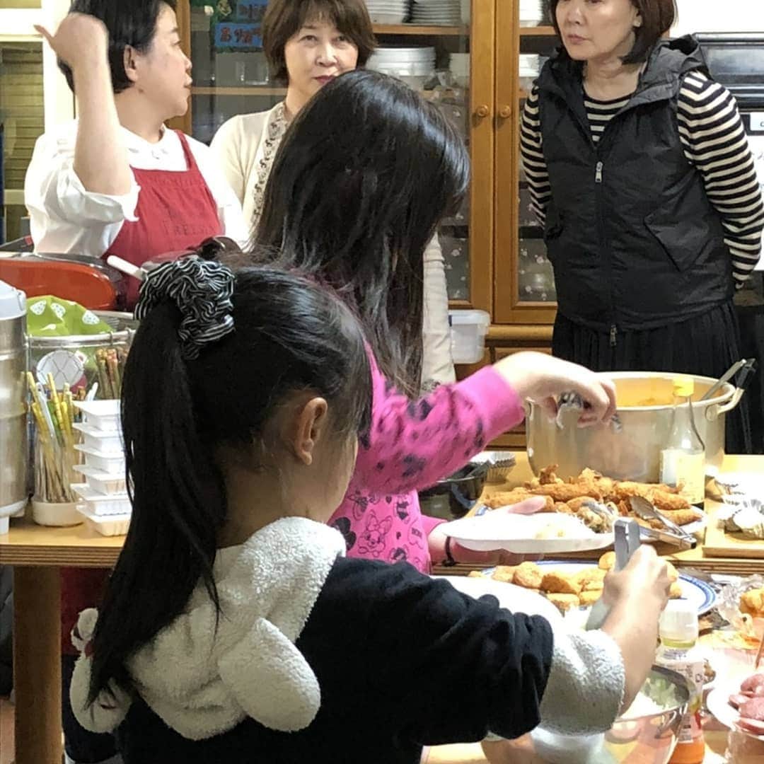 安倍昭恵さんのインスタグラム写真 - (安倍昭恵Instagram)「西成にある「にしなりこども食堂」に行きました。  #にしなりこども食堂 #西成」10月28日 23時26分 - akieabe