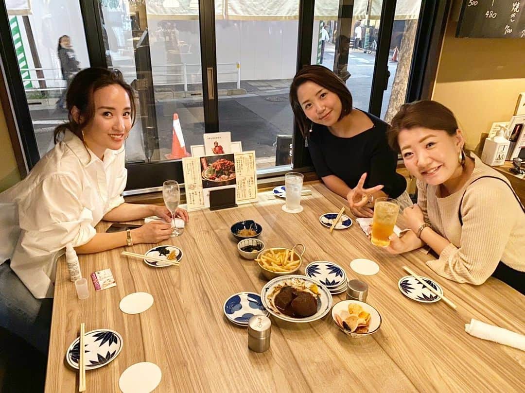 のインスタグラム：「仕事でいつも遠回しにプレッシャーと説教をしている私（笑） オブラートってやつですよ。 でも全然オブラートに包まれてないと思うけど（笑） 笑顔で嫌味をハッキリ言う技は新宿2丁目で学びました。爆 2丁目ではそれが日常。 言わないで影でグチグチ言うより100倍もいい。 悪い事は悪いと言わない世の中になってきている変な時代。 #写真の飲み会では #多数のぶりっ子が #でも本物は笹ちゃん　 #ごはん大盛り笹ちゃん #けっこう有名になってきてる #日本昔話みたいなご飯  #日の丸ごはん」