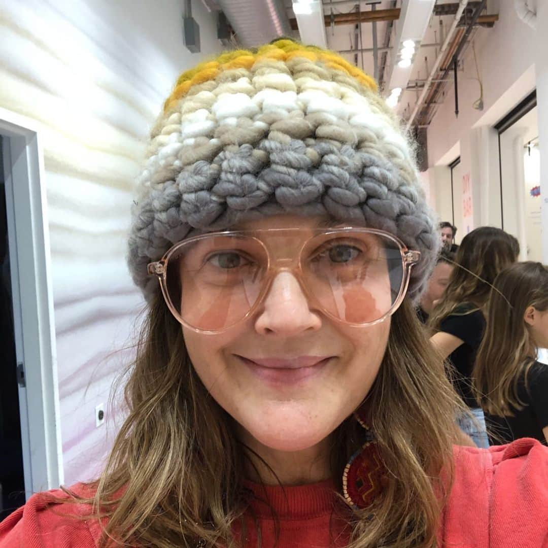 ドリュー・バリモアさんのインスタグラム写真 - (ドリュー・バリモアInstagram)「I took my daughters to the @sloomooinstitute over the weekend for the slime pop-up! Everyone was so nice there and my kids were in slime heaven!! Watch my insta stories to see how it’s made #funforallages」10月28日 23時48分 - drewbarrymore