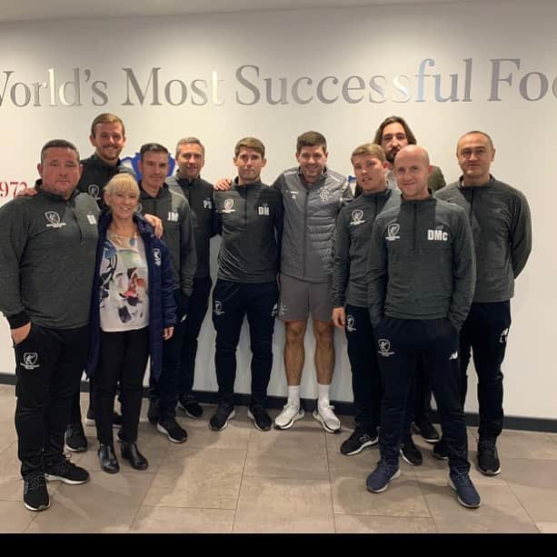 スティーヴン・ジェラードさんのインスタグラム写真 - (スティーヴン・ジェラードInstagram)「Delighted meeting the staff @livfootycollege this week. Really  looking forward to getting involved with all the great work going on for students & players. Last couple of places remain for 16-18 year olds. Get in touch with michealh@liverpoolfootballcollege.com」10月29日 0時28分 - stevengerrard