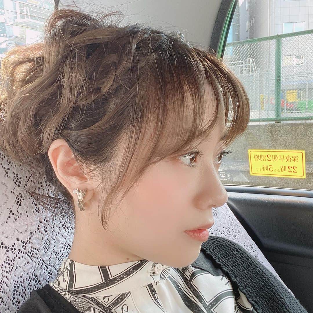 安住麻里さんのインスタグラム写真 - (安住麻里Instagram)「本日は　#東京国際映画祭 取材にいってきました！  華やかオブ華やかな空間、あふれる熱気、それぞれの映画を背負う熱い気持ちがたくさんの人に伝わっていくまさに発信地でした！ 『男はつらいよ　お帰り寅さん』 山田洋次監督などなどにお話伺いましたよ！　#BSテレ東　#シネマ・アディクト　ぜひチェックしてください！オンエア日などはまた同じアカウント名のTwitterなどにかいていくとおもいますーーー！  よろしくねーーー！  #映画祭　#リポーター　#レポーター　#お仕事　#六本木ヒルズ  @tokyo_intl_film_festival  @tiff_stagram_  @tiffgakusei」10月29日 0時28分 - azumari12