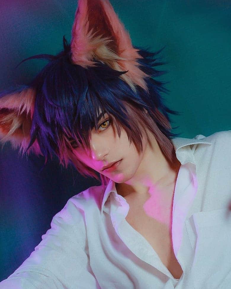 Geheさんのインスタグラム写真 - (GeheInstagram)「🐺 Volks - the big bad wolf of Blush Blush.  Edgy men with animals features? OH I'M IN.  I collaborated with SadPandaStudios to bring Volks to life! He's one of the many characters from their game: Blush Blush! Check it out on Steam ✨ link is also on my stories :D  This was really fun to shoot and edit! Can't wait to show you guys the rest of the photos! #blushblush #blushblushgame #sadpandastudios #volks」10月29日 1時22分 - geheichou