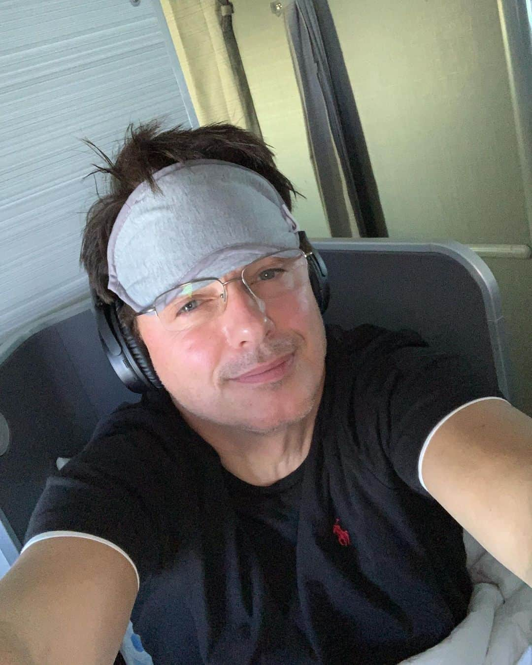 ジョン・バロウマンさんのインスタグラム写真 - (ジョン・バロウマンInstagram)「Just woke up had a lovely sleep for a couple of hours. Thought you might like to see the view from my seat through my window at 40,000 feet.  #fabulous #winteriscoming jb」10月29日 1時17分 - johnscotbarrowman