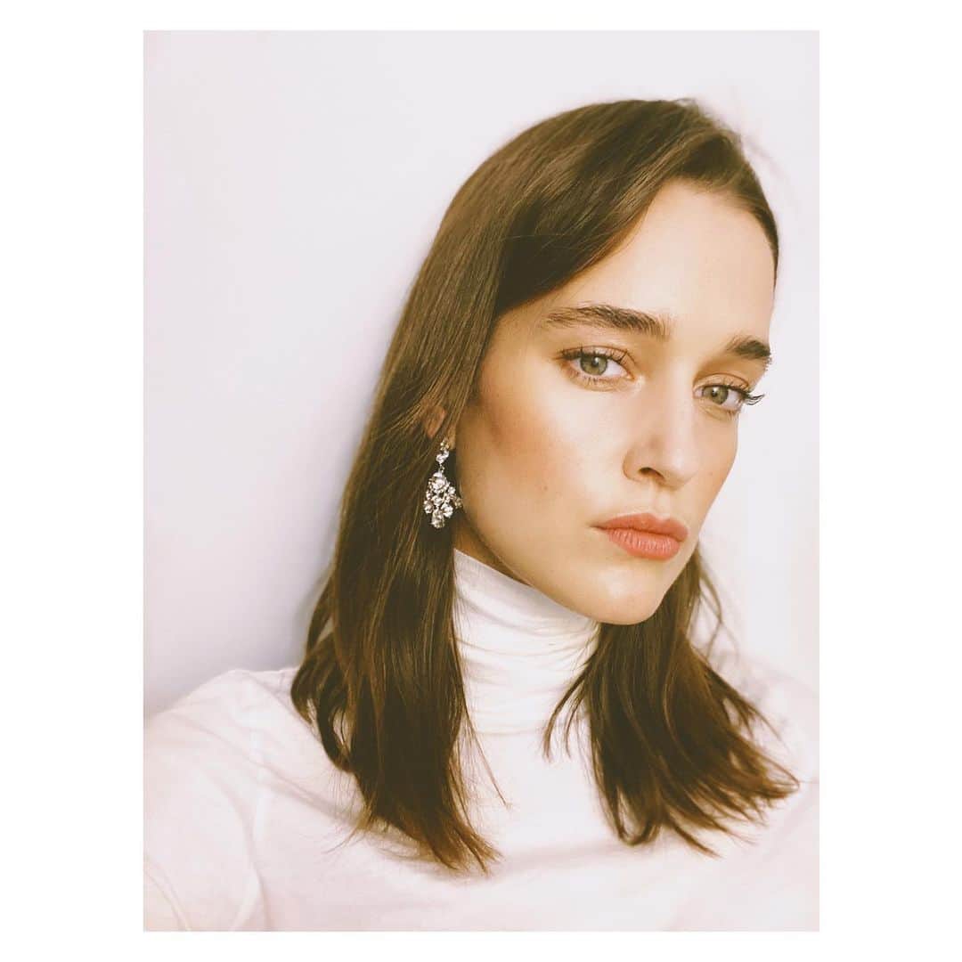 ケイト・ハリソンのインスタグラム：「At the office . @hautelook」