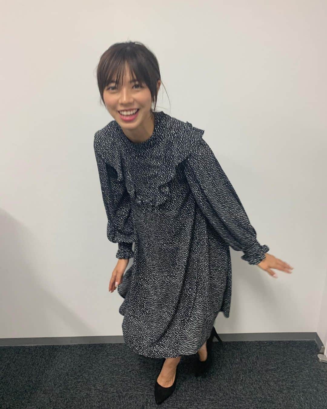 わちみなみのインスタグラム：「先日のトークショーの衣装。 👗 @supremelala_official  #わちみなみ #ワンピース #ダルメシアン柄 らしい☺️💕 秋の衣装かわいいな😊いつもよりお化粧濃いめで🙂🙂」