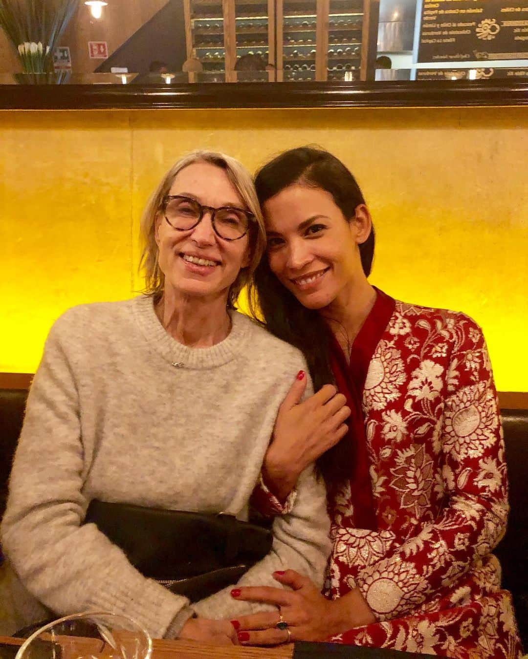 ダナイ・ガルシアさんのインスタグラム写真 - (ダナイ・ガルシアInstagram)「Evening with this sweet soul Fina Torres. The lady that gave me the honor to interpret the character Coqui in the movie “Liz en September”. Gracias por estar.  Que ganas de verte otra vez.💗 🌟💕 #tquieromucho @finatorresb  @finatorresb #stronwoman #sweetsoul #womanontop #mexicocity #quotestoliveby #danaygarcia #comunidad #light #storytelling #gratitude #friends Never forget the magic 👑」10月29日 12時35分 - danaygarcia1