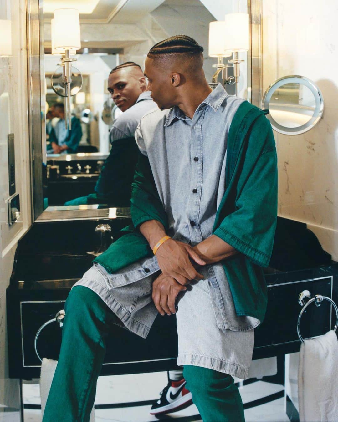 HYPEBEASTさんのインスタグラム写真 - (HYPEBEASTInstagram)「@hypebeaststyle: @russwest44 and @acnestudios have come together to release a capsule collection comprised of workwear-indebted denim pieces. Drawing from the NBA player’s off-court style and the imprint’s distinctive aesthetic, the range delivers a minimalist approach to workwear through its half-zip jackets, utility vests and short-sleeve shirts. All of the pieces are available now online and in select Acne Studios stores.⁠⠀ Photo: Acne Studios」10月29日 11時07分 - hypebeast