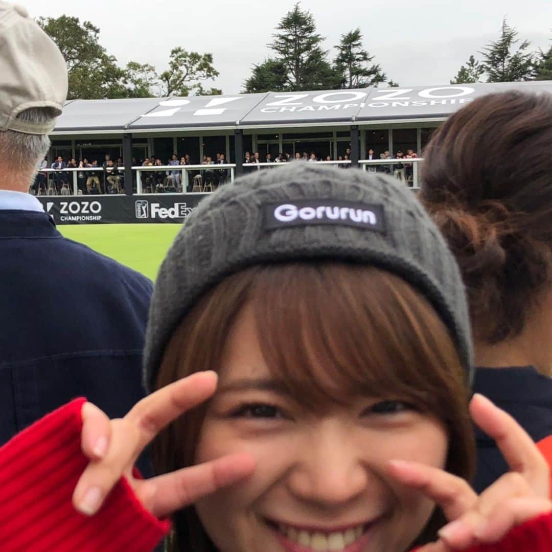山内鈴蘭さんのインスタグラム写真 - (山内鈴蘭Instagram)「ZOZO CHAMPIONSHIP 2019  日本でPGA TOURが観れるとは😭🔥 本当に夢のような時間でした。。 . . 人生でタイガーウッズのプレーを 間近で観れる時が来るなんて思ってもいなかったし、 日本で82勝という快挙を達成した事も 一番嬉しかったし、 また来年帰って来るのが楽しみ！ とタイガーの言葉も、全部全部！！ このZOZO championshipという 素晴らしい大会に感謝感激でした😭💓 . . そして海外選手の攻めのプレーと 驚きのショットに眼から鱗でした😢💓 マキロイのチップインイーグルも 間近で観れたのも私の記憶の宝物⛳️ ． ． 松山選手や石川選手、 小平智選手のプレーもギャラリーの中に 混じって観てました🥰 海外選手に負けない飛距離と 技でギャラリーも熱くなってました🔥 勇気出して「ナイスバーディ！」 とか声を出してみるのも 大会に参加してる気持ちになり 新しい発見もあったよ😊⛳️ ． ． 直に観戦しにいかなければ 感じることの出来ない熱さ。 歓声。選手の表情。 ショットの鋭さ。 言葉に出来ないほどの ゴルフの奥深さをまた知った一日でした。 ． ． 前澤さんとご挨拶もさせて頂き とても紳士で優しく、気遣って頂き、 ご挨拶させて頂けただけでも 本当に嬉しい時間でした🙇‍♀️ ”ゴルフ界を盛り上げる” そんな一員に私もなりたい！と 夢が大きくなりました。 ． ． 本当に本当に素敵な時間でした。 ZOZO championship！最高！ ． ． 最後の写真はよくわからない。笑 #zozochampionship #ZOZO #pgatour #習志野カントリークラブ #千葉県 #golf #ゴルフ #タイガーウッズ」10月29日 11時10分 - xxsuzuranxx