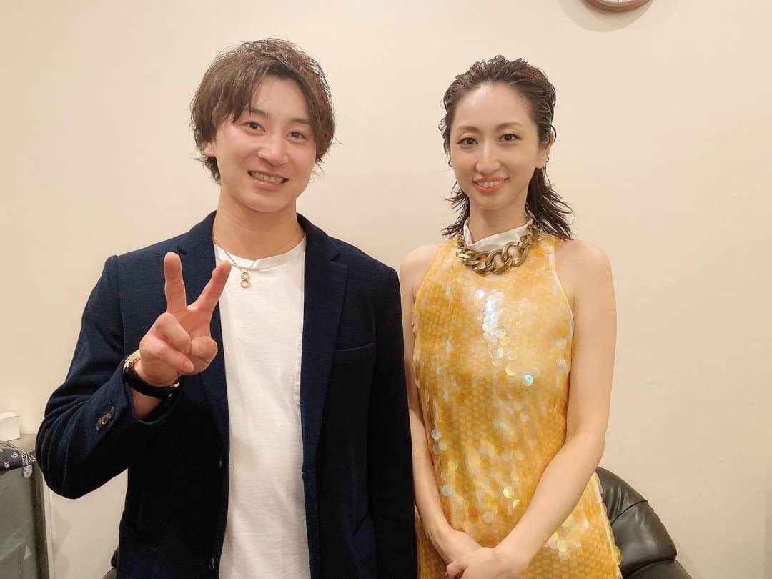 のインスタグラム：「昨日のバースデーライブに西武ライオンズの金子侑司選手が遊びに来てくれました😆  登場曲にしてくださってるFootprintをきっかけに金子選手や西武ライオンズのファンの方々が私のライブに来てくれてたり、つながりに本当感謝です🥺🥺 #msooja #birthdaylive #billboardlivetokyo #金子侑司　#西武ライオンズ」