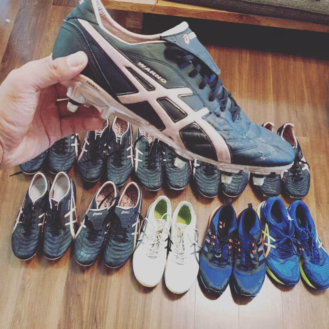 リーチマイケルのインスタグラム：「@asicsrugby Best boot experience you will ever have . Warno with asics 16mm plasic studs 👌🏿 Straight out of the box 👌🏿👌🏿」