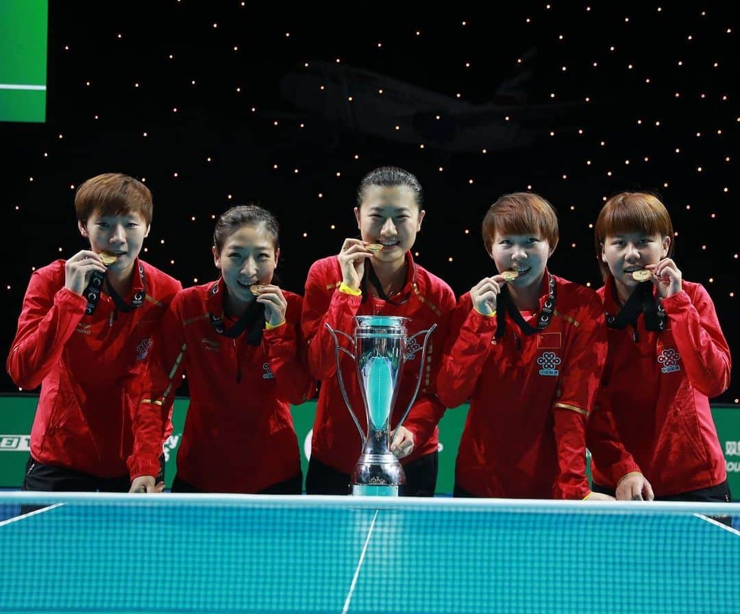 ITTF Worldさんのインスタグラム写真 - (ITTF WorldInstagram)「#8daystogo until the ZEN-NOH 2019 Team #ITTFWorldCup …  #Throwback to 🇨🇳#TeamChina Women's historic 8️⃣ titles in a row: 🏆🏆🏆🏆🏆🏆🏆🏆 Will they #LiftTheCup again next week at #Tokyo2019❓」10月29日 12時01分 - wtt