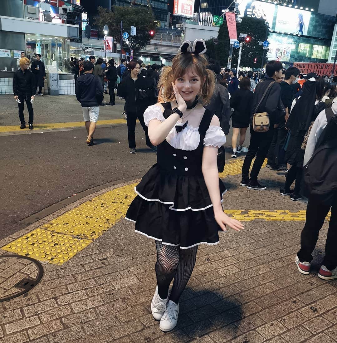 Ella Freyaのインスタグラム：「エラぴょんです~　🐰 #ハロウィン　#渋谷ハロウィン　#コスプレ #仮装」