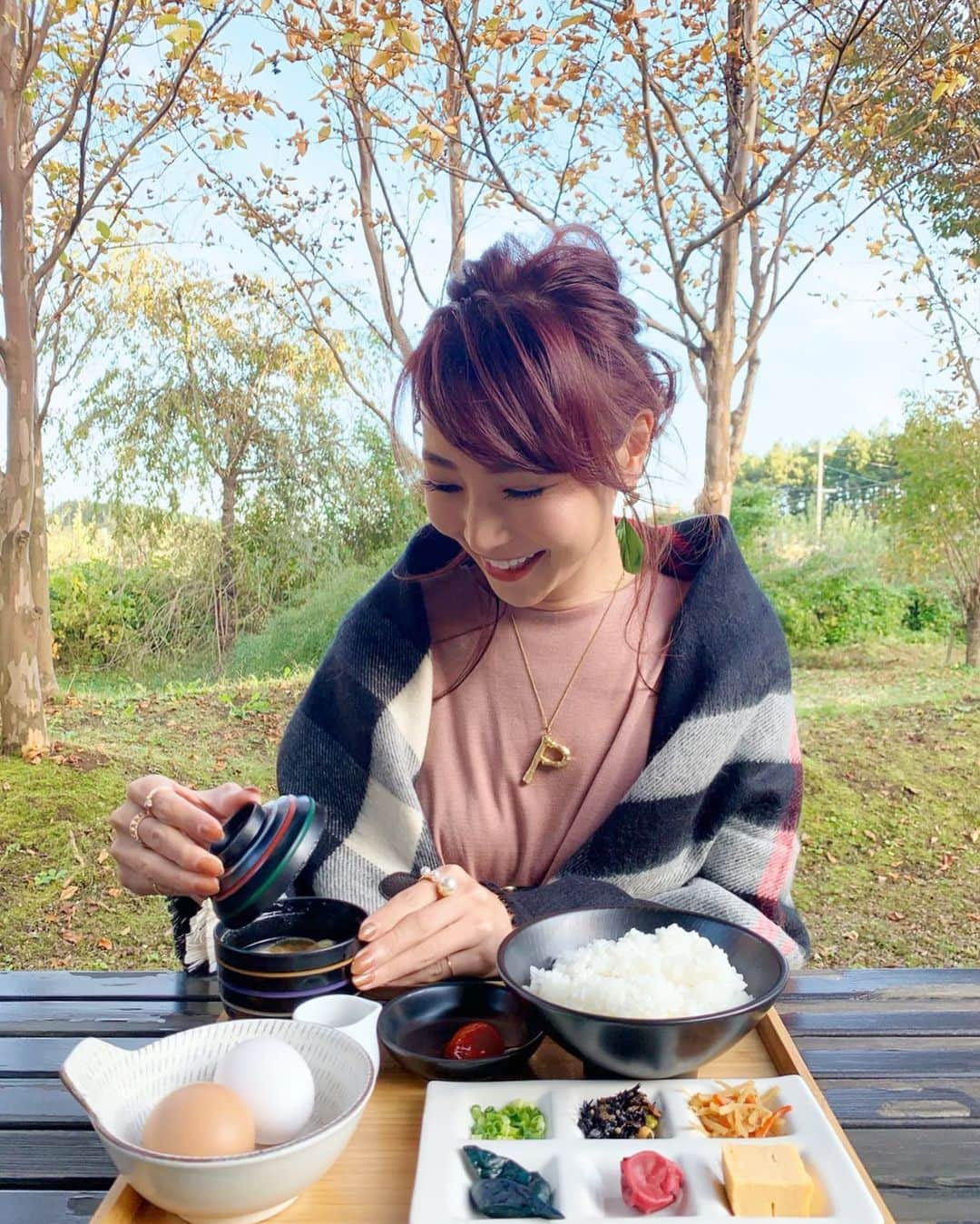 Yumiko Obaさんのインスタグラム写真 - (Yumiko ObaInstagram)「#美味しい朝ごはん  みたいなお昼ごはん😋 * * たまごの食べ比べもしたいし、クリームチーズみたいに濃厚な黄身の味噌漬けもそれだけでごはんが進んじゃうし、梅干しも大好き！！ という訳でごはん🍚🍚おかわり😋 * * 黄身の味噌漬けをお酒のアテにしたくてクックパッド🍴見てみたら私でも出来そう🎵🍶✨🥳 * * * * * ____________________________________________________💐 ❤︎stylepoint❤︎ 即納品、SALE品のみでご購入下さると 即日発送🔜🔜🔜🛒🛍📦🏠 * * 予約商品と一緒にご購入されますと、予約商品が揃ってからの発送になります⚠️⚠️⚠️ * * 別発送をご希望の場合はこちら💁‍♀️ ⬇️ ⬇️ info＠stylepoint.jp お気軽にお問い合わせください☺️💖 ____________________________________________________💐 * * * * * ____________________________________________________💐 🛍postへのタグ付けからshop NOW🛒❣️ ✈︎✈︎✈︎商品ページにすぐに飛べるようになっています。 プロフィールにはshopへのリンクがございます🌟 💌お問い合わせはメールにてinfo@stylepoint.jp ____________________________________________________💐  #大人コーディネート #大人コーデ #大人女子 #大人可愛い #大人可愛いコーデ #大人ファッション #大人カジュアル #大人カジュアルコーデ #大人女子コーデ #ファッション #コーディネート  #朝ごはん #昼ごはん #ごはん #ご飯 #新米 #お米 #ごはんのおとも  #tkg #おかわり #食欲の秋  #アラフォーコーデ #アラフォー #アラフィフ #アラフィフコーデ #アラフォーファッション #アラサーコーデ #アラサー  #セレクトショップ  http://stylepoint.jp」10月29日 4時02分 - stylepoint_jp