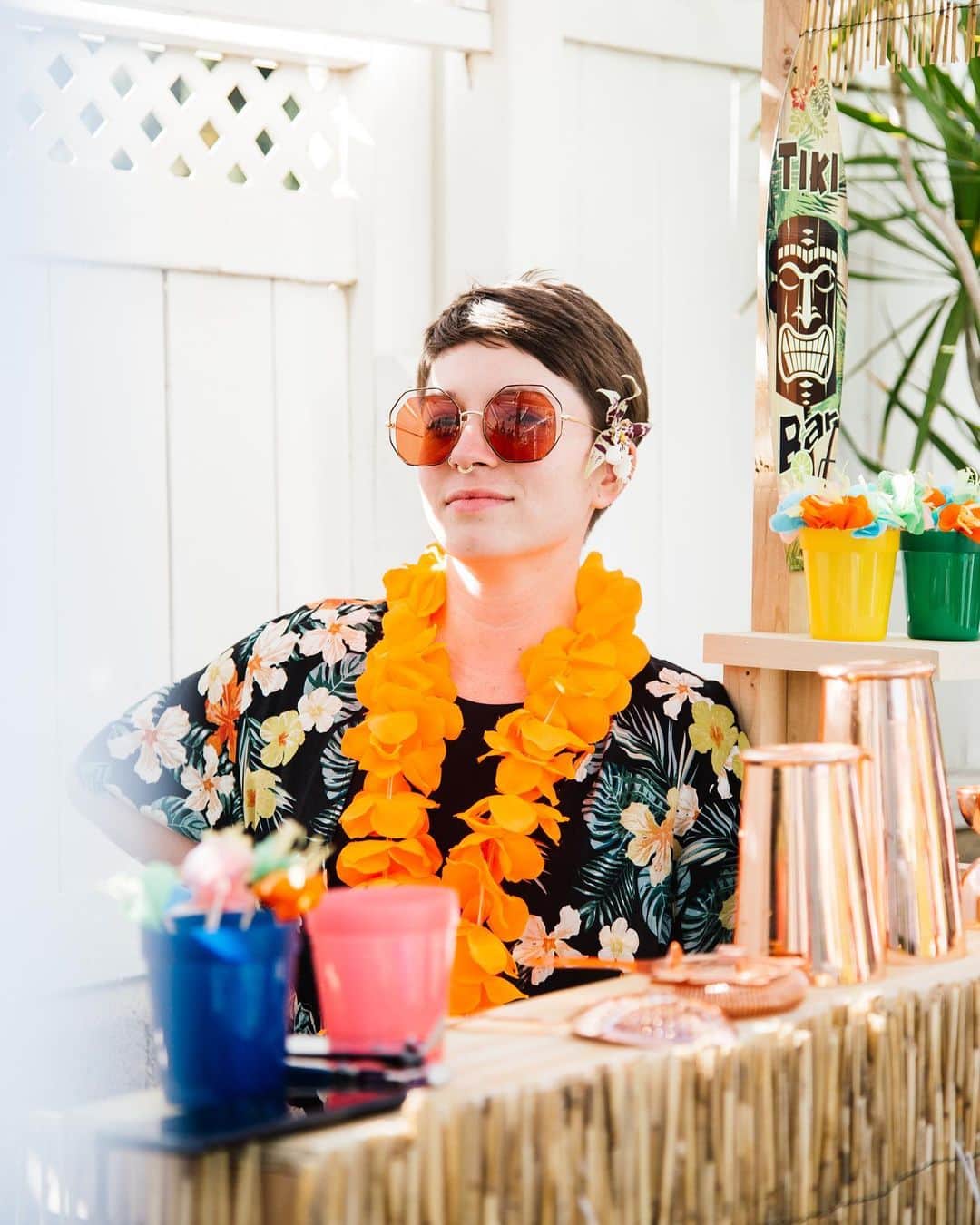 ローレン·ランドルフのインスタグラム：「Tiki pool parties in October. 🍹」