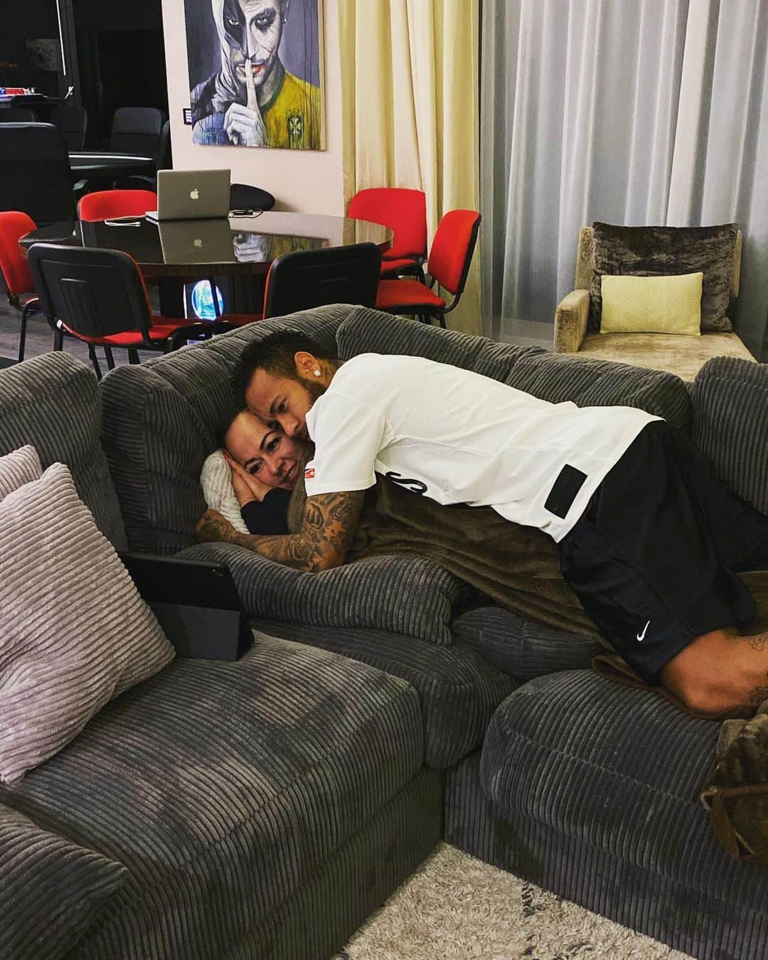 ネイマールさんのインスタグラム写真 - (ネイマールInstagram)「Esmagando a mamãe ❤️」10月29日 4時52分 - neymarjr