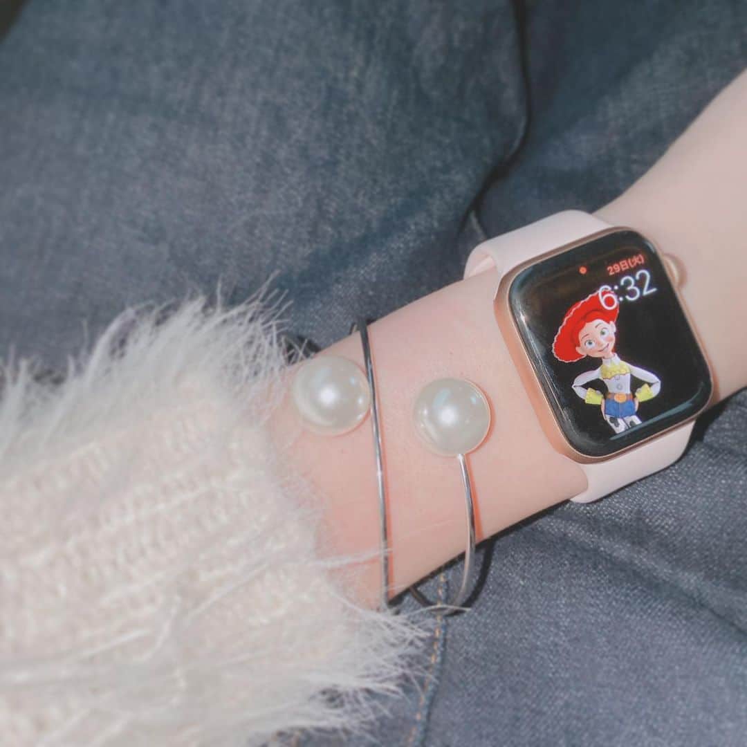 吉田朱里さんのインスタグラム写真 - (吉田朱里Instagram)「😪😪😪 #gyda #applewatch #accessory」10月29日 6時41分 - _yoshida_akari