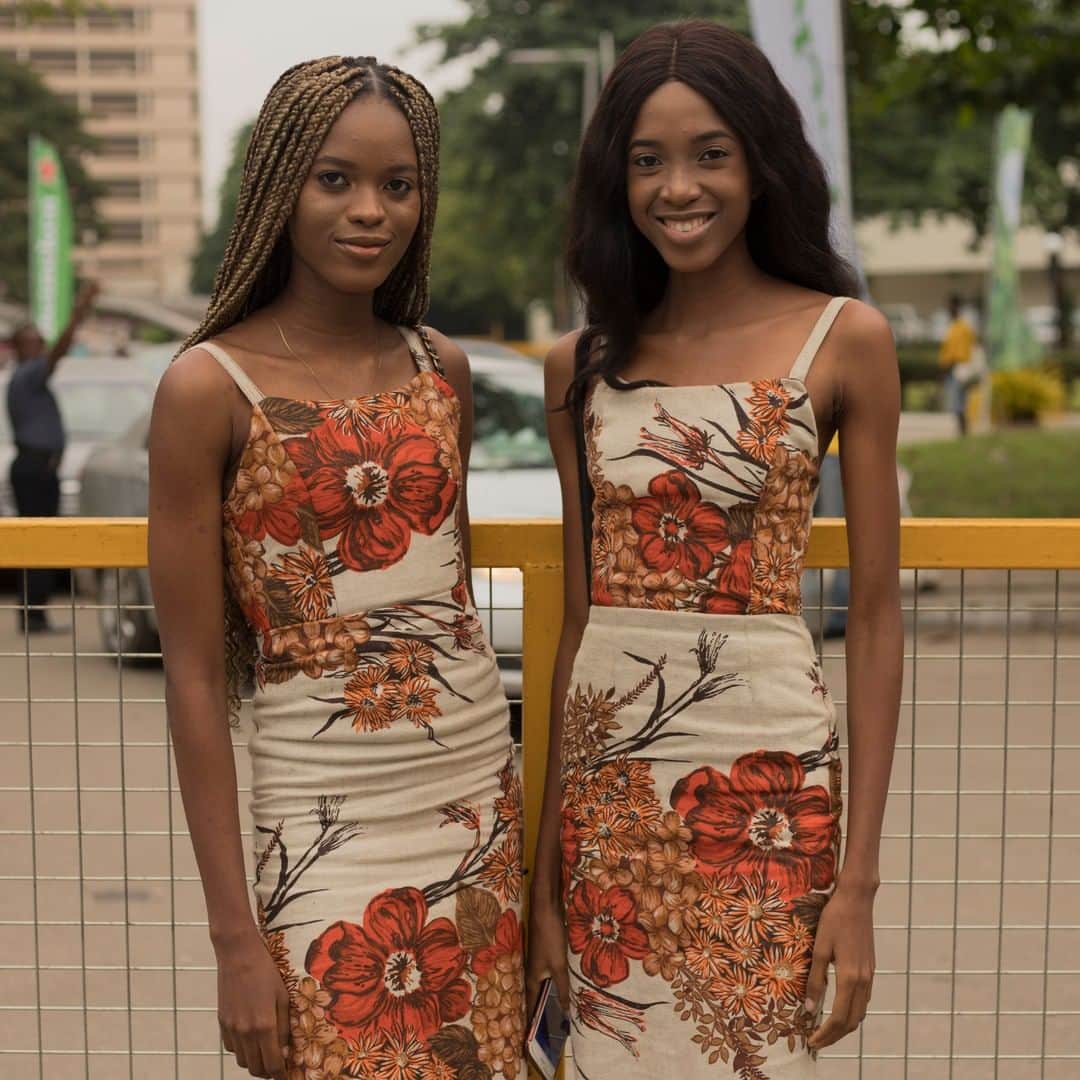 Vogueさんのインスタグラム写真 - (VogueInstagram)「During Lagos Fashion Week, which kicked off last Thursday and ended this past weekend, Lagosians are known to pull out all the stops.  Tap the link in our bio to see all our favorite street style looks from Lagos Fashion Week. Photographed by @stephen.tayo」10月29日 7時16分 - voguemagazine