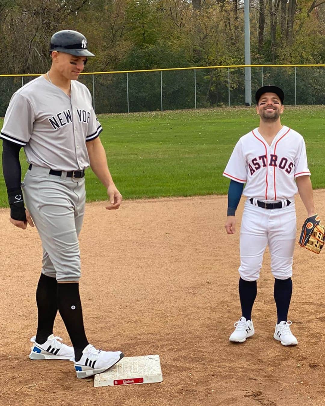 MLBさんのインスタグラム写真 - (MLBInstagram)「@packers TE, Jimmy Graham, is coming for costume of the year ... You be the judge. 😂 📸: @thejimmygraham」10月29日 7時54分 - mlb