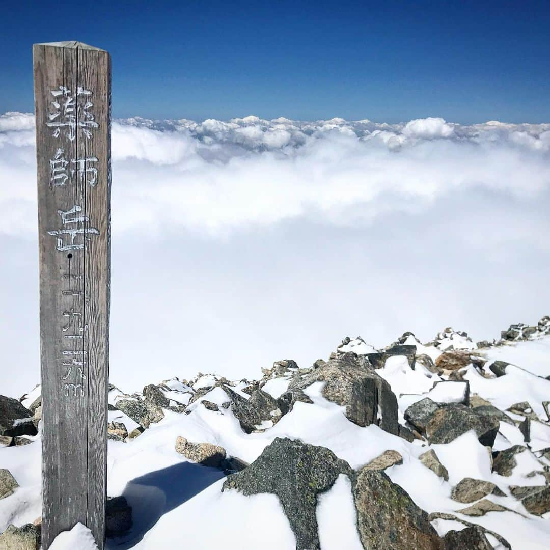 田中幸さんのインスタグラム写真 - (田中幸Instagram)「薬師岳セッション🗻 東京スライドショー11/29 富山スライドショー12/6 開催決定🎤♫ 皆さま、どこかの会場で お会いしましょう！ ㊙️撮影話 たーくさん！あります♫w @iwaosaeki  @yzhandaman  @takaokihashimoto  @toshitaka_nakamura  @yakushidake  @sachitanaka  @k2.snowboarding」10月29日 8時06分 - sachitanaka