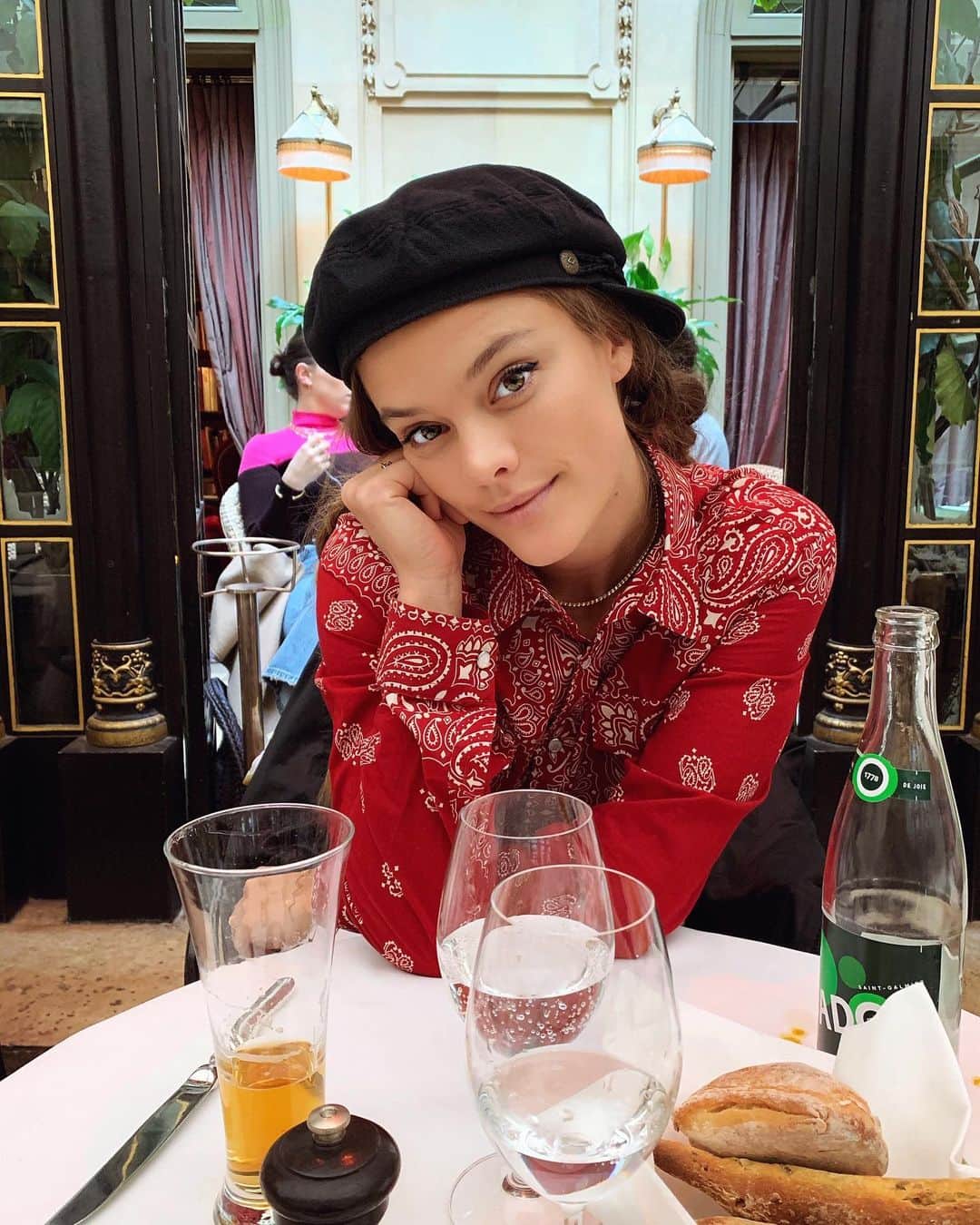 ニーナ・アグダルのインスタグラム：「All I’m missing is some ranch」