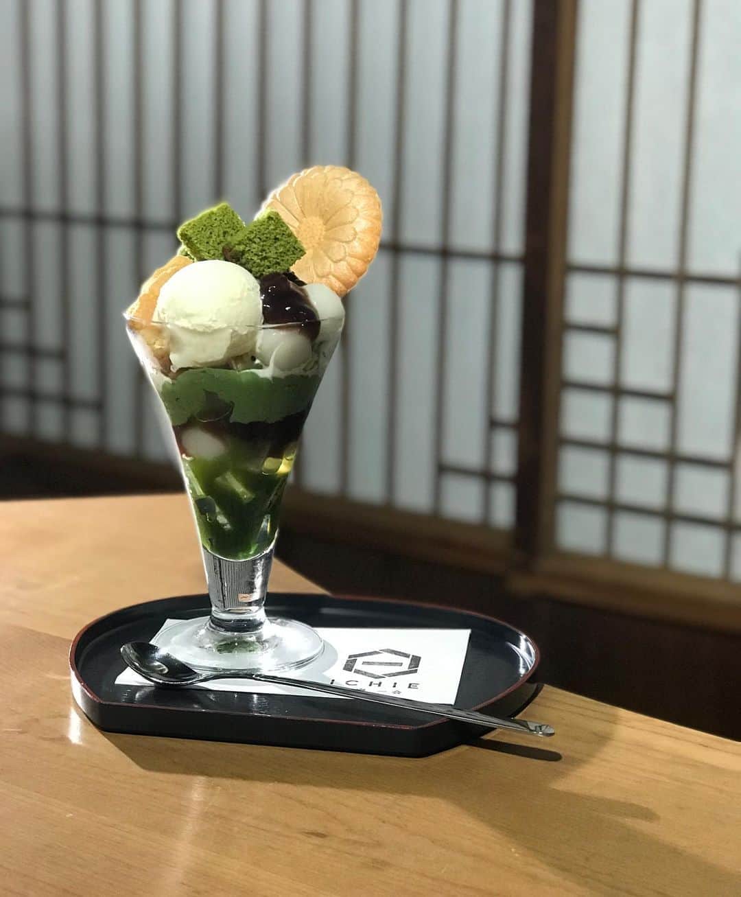 西口真央のグルメインスタ