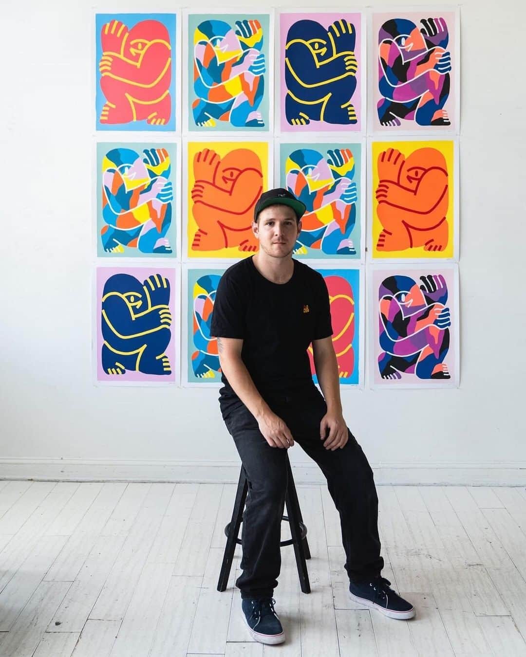 HYPEBEASTさんのインスタグラム写真 - (HYPEBEASTInstagram)「@hypebeastart: Eric Friedensohn, better known by his artist alias “Efdot,” specializes in hand-drawn and site-specific works. He champions an abstract-meets-figurative style for his vivid compositions. For our latest 'Pen & Paper feature,' we sat down with @efdot to discuss his passion for creating murals, brand collaborations, and upcoming projects. Click the link in our bio to read the full interview.⁠⠀ Photos: Eddie Lee/HYPEBEAST⁠⠀」10月29日 9時38分 - hypebeast