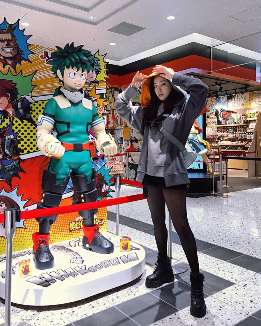 Emily Meiさんのインスタグラム写真 - (Emily MeiInstagram)「We’re all heroes and villains to different people. You can’t please everyone ~ my first time in Osaka and i stumbled upon a MHA shop ^^ i can’t wait to binge the new season~  r u guys watching ??」10月29日 9時47分 - emily.ghoul