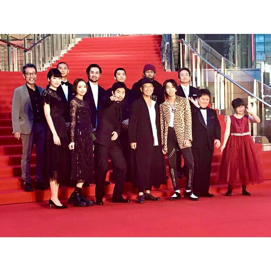 豊田エリーさんのインスタグラム写真 - (豊田エリーInstagram)「🎞 #tokyointernationalfilmfestival  #東京国際映画祭 初めて参加させていただきました。 映画「タロウのバカ」でご一緒した 素敵な方々と共に歩けたことが嬉しい。🕊」10月29日 10時54分 - ellie_toyota