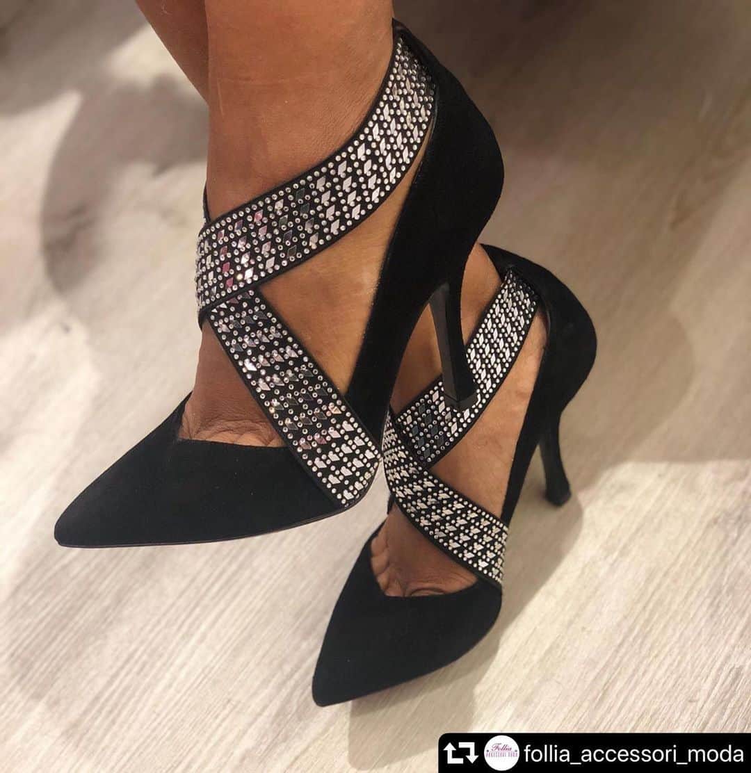 のインスタグラム：「#repost @follia_accessori_moda ・・・ New brand @giannimarra_official  #shoes#elegance #madeinitaly #giannimarra #tacco#newcollection #love #must #instashoes #qualità #maibanali #nuoviarrivi #solocosebelle #metticisempreilcuore #chiari #folliaaccessorimoda」