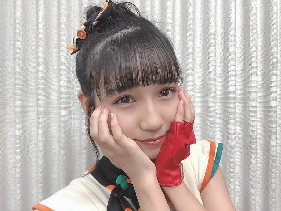 今村麻莉愛のインスタグラム：「. お団子が好評で嬉しかった💓 ･ ･ #お団子ヘアー  #前髪薄くしてみた #hkt48  #今村麻莉愛」
