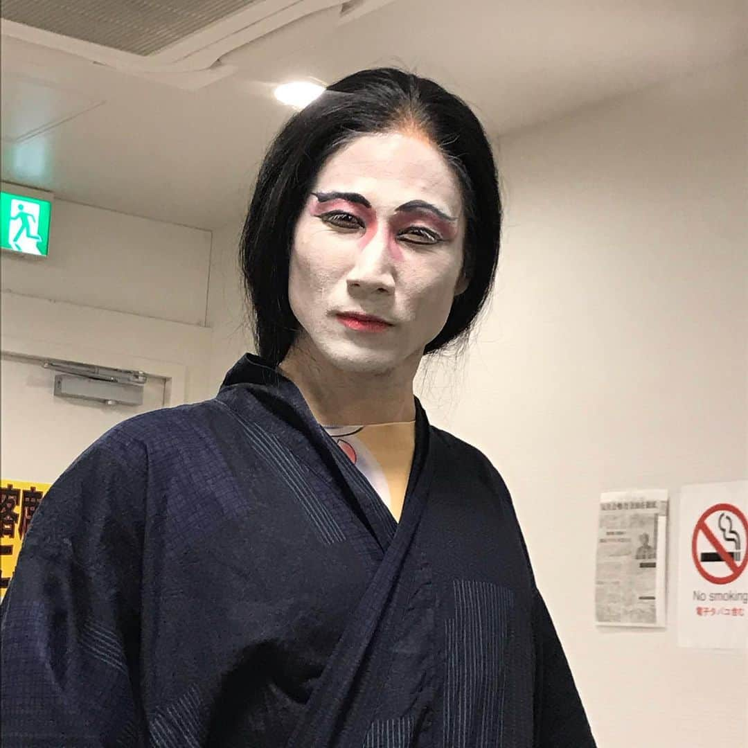 菊地浩輔さんのインスタグラム写真 - (菊地浩輔Instagram)「おしゃれ紳士終わって tokuに会った。 久しぶりな感じがした。  てか、 これtokuか？  #Japan #culture #kabuki  hes name is toku. kabukimaster.」10月29日 20時44分 - okikusaaan