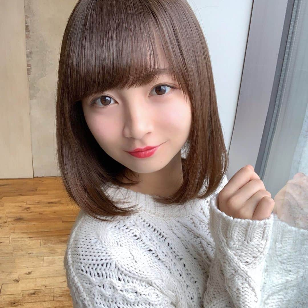 及川天和さんのインスタグラム写真 - (及川天和Instagram)「愛されヘアスタイル#ミディアム  で可愛く変身はお任せください ・ 🍁今週ご予約がオススメ🍁ぜひ気軽に指名してください🙇 ・ 前髪の細かいところまでや巻き方もアドバイスさせて頂きます☺️✨🙏 ・ ✨敷居は高くありません。電話ご予約がオススメ◎✨ 明日もまだまだご予約可能🙆‍♂️👌 おろし流しの前髪で変えてみませんか？ ・ ・ 新宿店と横浜店と二店舗にいます☺︎ @mirareeeafloat ・ 朝の3分 簡単スタイリングがオススメ🌱 ・ 当日もお電話で空きがある場合あります！おススメです！日程確認はプロフィールからネット予約でぜひお待ちしています🙇🏻‍♂️✨ ・ ※この髪型にするなら及川を指名して下さい🙇‍♀️✨ ・ ・ 来週もまだまだご予約可能🙆‍♂️🙆‍♂️ プロフィールのネットからぜひ！ 似合う髪型がわからない方は一緒に頭の形に合わせて作ります☘️ 長い髪も微妙な長さも#イメチェン は可能です！✂️ 髪の細かいところまでカットやカラーで可愛くさせてください🙇‍♂️✨ ・ どうか素敵にさせてください🙏✨ 予約はプロフィールからできます✂️ ・ 電話がオススメ📞 ・ ・  #髪型 で悩まれる方は及川にご相談ください！ ・ #髪型#ヘアメ#ヘアスタイル#前髪カット #ウェディングヘア #ゆるふわパーマ#新宿美容室#ラベンダーアッシュ#前髪#アッシュベージュ#横浜 #ミディアムヘア#ショートヘア#ショート#髪型#ロングヘア#デジタルパーマ#ロング#ラベンダーアッシュ#グレージュ#ブルージュ#ショートボブ #ヘアアレンジ #ショート#ミディアムヘア#横浜#ショートカット」10月29日 20時38分 - tenhouo