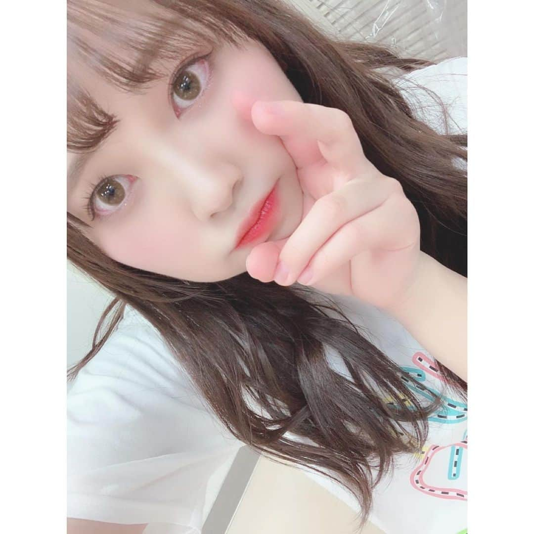 山内祐奈さんのインスタグラム写真 - (山内祐奈Instagram)「. この間はじめてさっしーさんの カラコンつけました❤︎ ハニーアンバー🍯💓 可愛いすぎて可愛すぎる🥺 #指原カラコン #ハニーアンバー」10月29日 20時54分 - yuna_hkt48