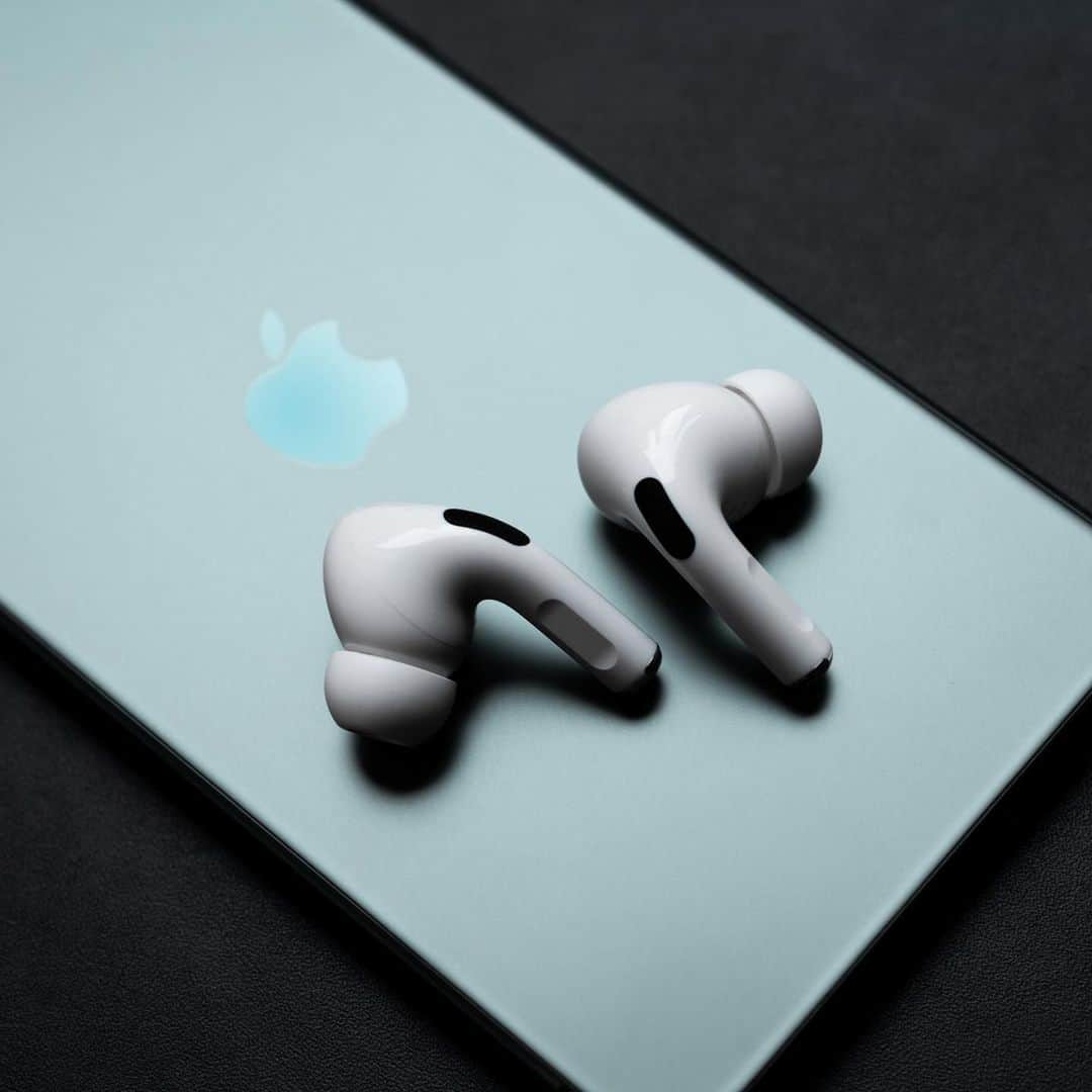 HYPEBEAST Japanさんのインスタグラム写真 - (HYPEBEAST JapanInstagram)「#hypebeasttech : 密閉タイプのカナル型へとアップデートされた @apple AirPods Proは「デザイン」「ノイズキャンセリング」「外部音取り込み」「没入感のあるサウンド」という4つの軸で構成される。詳細は #linkinbio から Photo: Eddie Lee/HYPEBEAST」10月29日 21時02分 - hypebeastjp