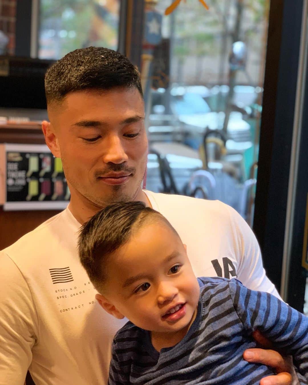 エリナ シルカのインスタグラム：「かなりせめてみました笑 可愛いちびっ子からイケてる少年へ変身！！ トムさんいつもありがとうございます😆💇‍♂️」