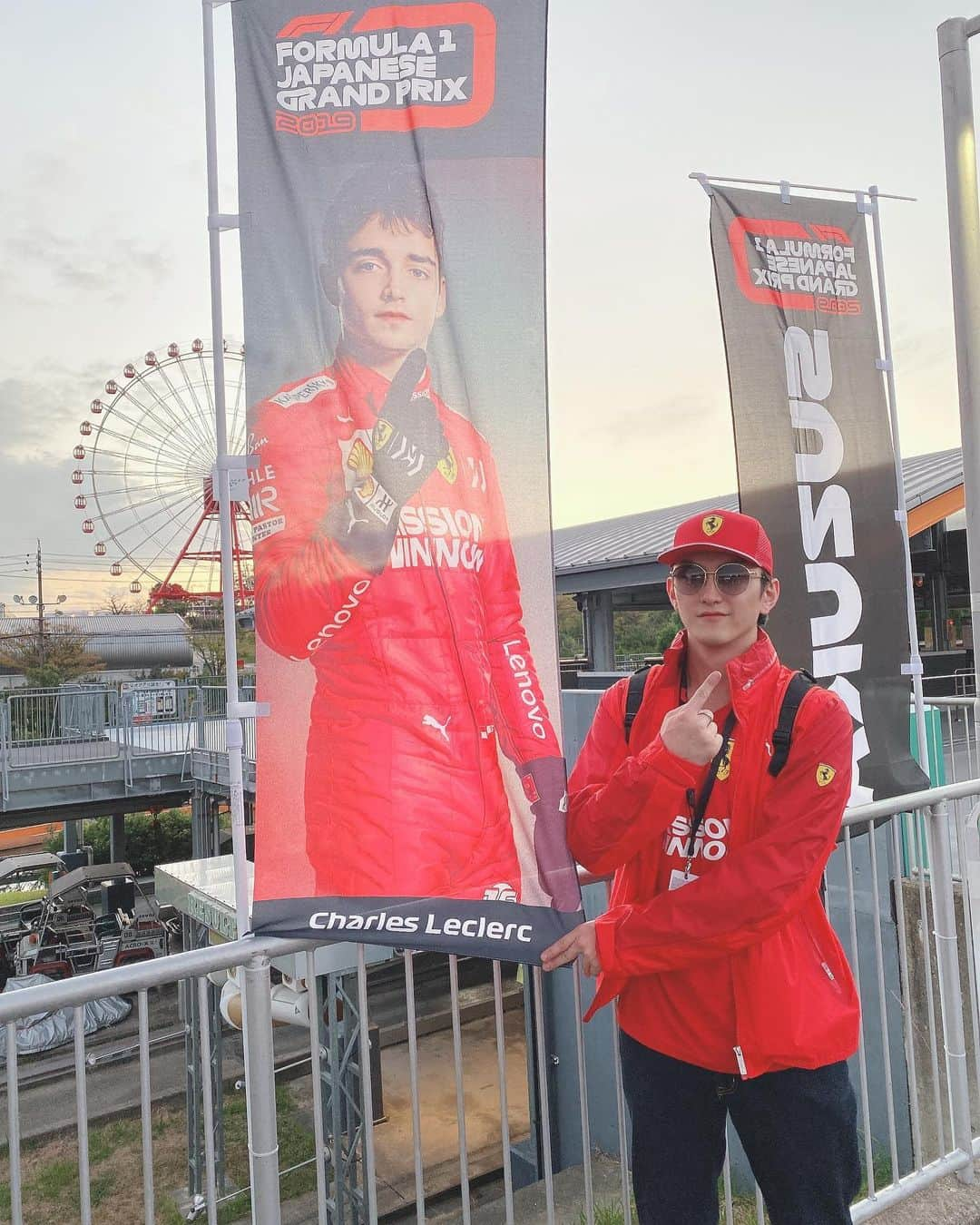 田鶴翔吾さんのインスタグラム写真 - (田鶴翔吾Instagram)「先日鈴鹿サーキットにF1 2019 日本GPを観に行ってきました！  最高だったよ🏎 もう痺れる。  新たなF1仲間も増えました笑。  #F1#日本GP2019#鈴鹿サーキット #ferrari#mercedesbenz #16#田鶴翔吾」10月29日 21時11分 - shogo_taduru