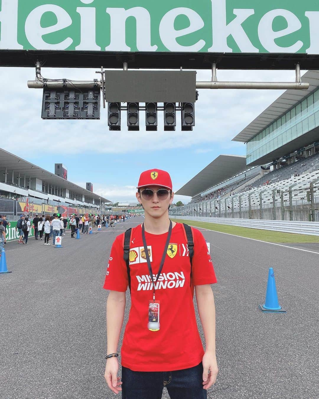 田鶴翔吾さんのインスタグラム写真 - (田鶴翔吾Instagram)「先日鈴鹿サーキットにF1 2019 日本GPを観に行ってきました！  最高だったよ🏎 もう痺れる。  新たなF1仲間も増えました笑。  #F1#日本GP2019#鈴鹿サーキット #ferrari#mercedesbenz #16#田鶴翔吾」10月29日 21時11分 - shogo_taduru