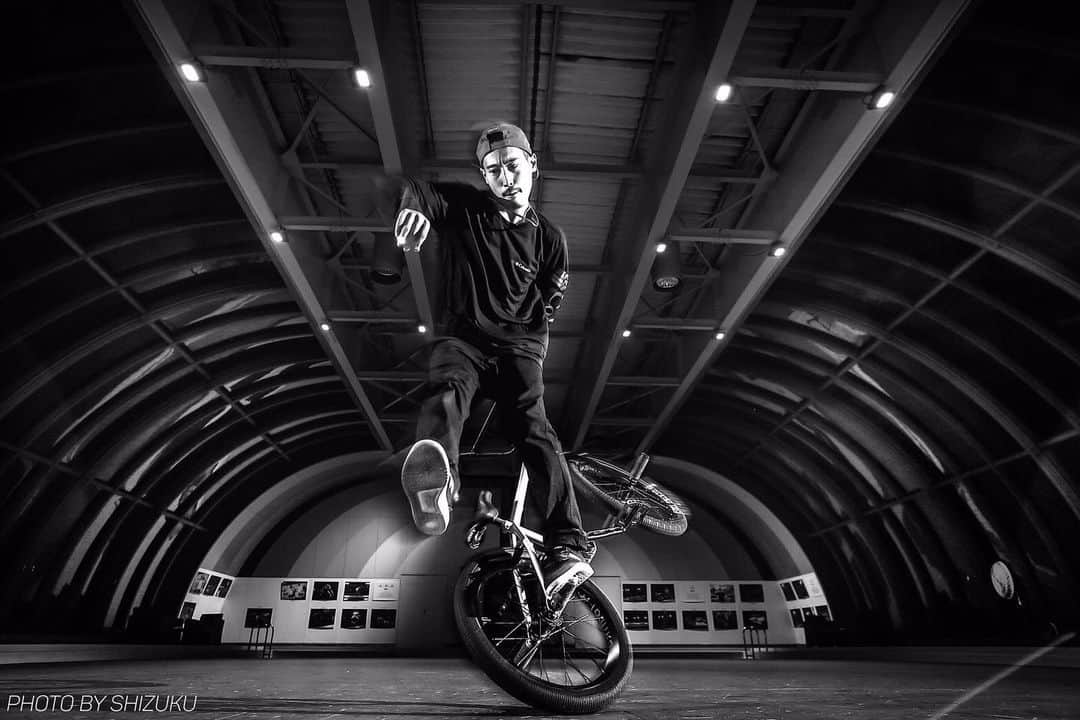 田丸なおとさんのインスタグラム写真 - (田丸なおとInstagram)「Another one.  Photo by @shizuku_collections  #bmx#bmxflatland#flatland#street#streetbmx#bmxbike#ridebmx#instabmx#bmxforlife#bmx4life#bmxisfun#bmxlove#bmxfreestyle#bike#bikelife#streetphotography#followme#flatpark#samukawa#nballcoasts#columbia#columbiatokyo」10月29日 21時04分 - naototamaru