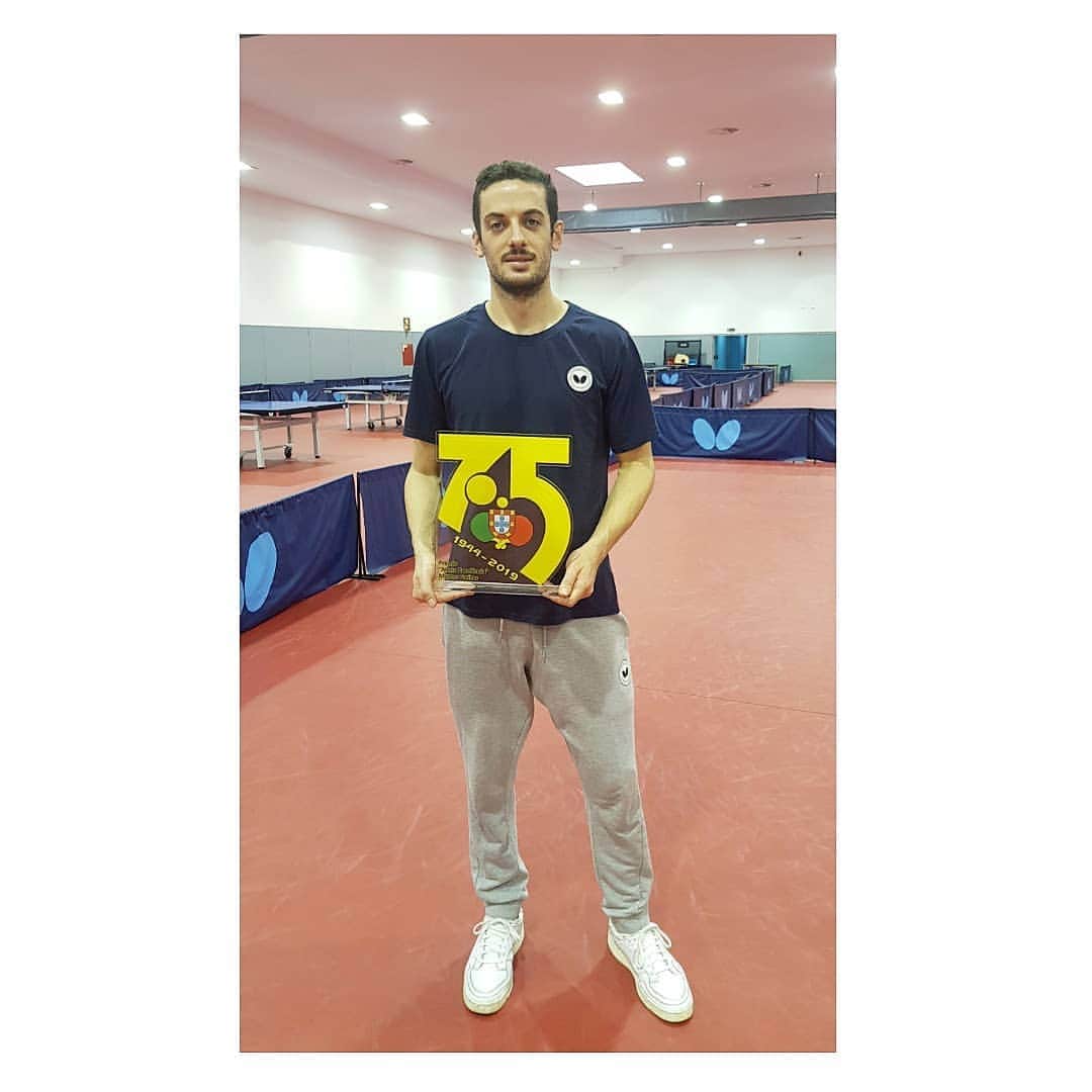 のインスタグラム：「Prémio " Atleta Excelência", obrigado FPTM!! / Award " Athlete Excelence", thanks to the Portuguese table tennis federation.」