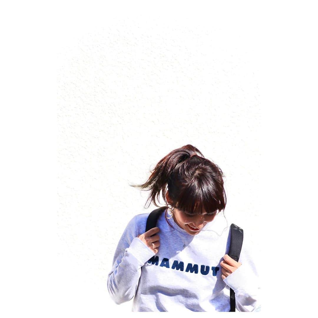 小林由佳のインスタグラム：「▶︎INSULATION CAMPAIGN ・ わたしのお気に入り インサレーションウェアはこれ!★⋆* ・ ・ ▷Mammut ML PUII オーガニックコットン&裏地はモコモコ裏起毛で着心地いいのに防寒性も◎ニジュウマル◎な優秀プーリーです¨̮ 実はMen'sモデルだけど 小さめサイズをチョイスすれば女子でもスポーティーに着られるよ🎀⋆* ・ 11/6まで インサレーションウェアを購入した方に オリジナルグッズのプレゼントキャンペーンやってます⌄̈⃝ 詳しくはMAMMUTのオフィシャルサイトにてチェックしてみてください👍🏻 マムートの2019F/Wシリーズで 寒い冬を楽しくアクティブに過ごしましょ♩♨️😉 ・ #マムート #MAMMUT @MAMMUT_JAPAN  mammut.jp/news/6052」