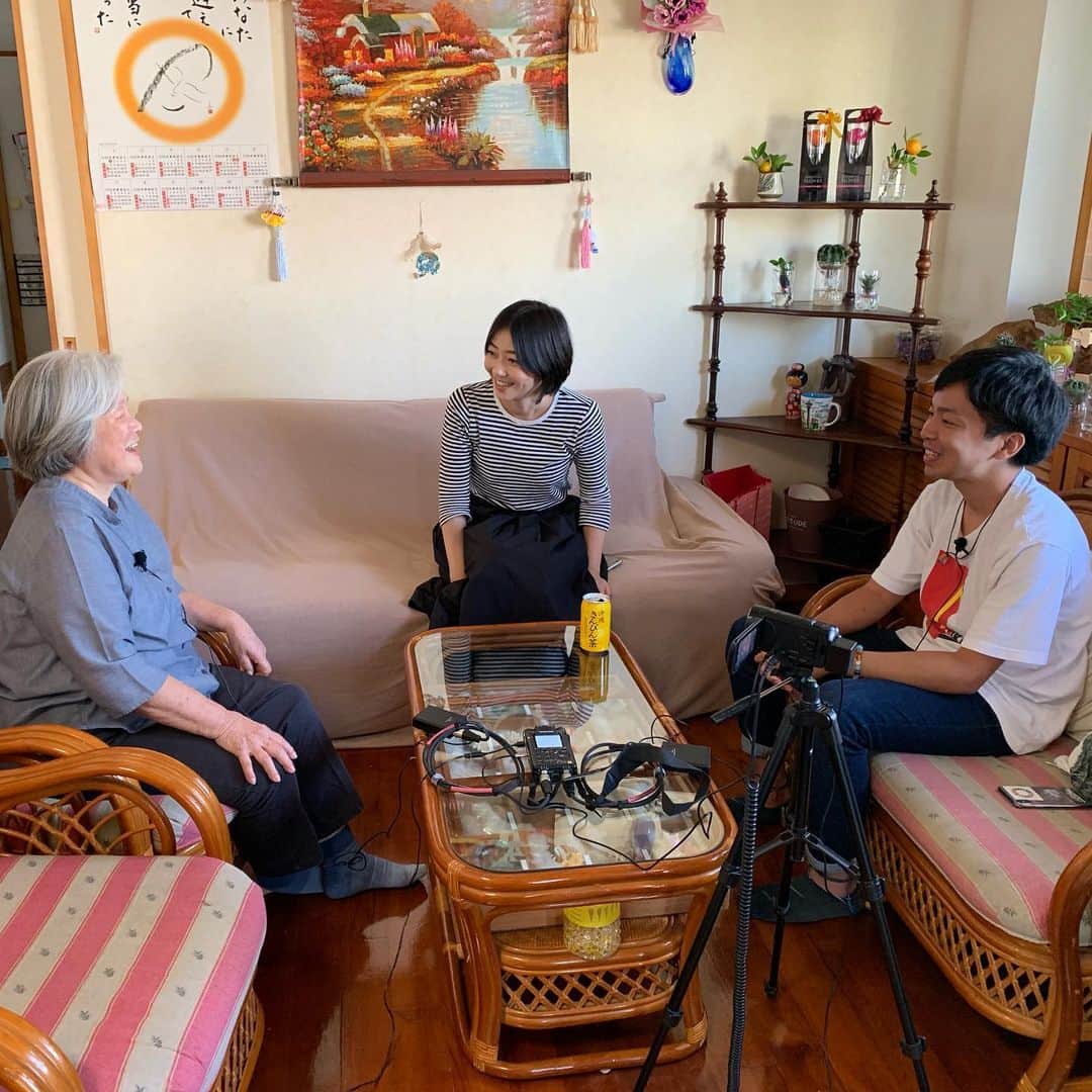 久保田智子のインスタグラム：「孫が聞く沖縄の戦後。ステキなインタビューをありがとうございました！そして夜は安里で餃子🥟」
