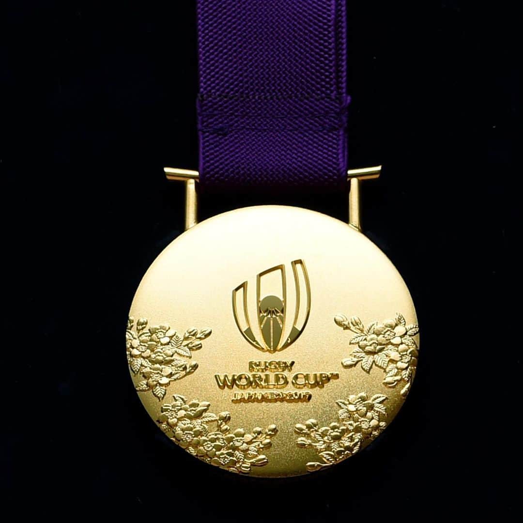 ラグビーワールドカップさんのインスタグラム写真 - (ラグビーワールドカップInstagram)「. 人間国宝の工芸家、吉田美統氏のデザインによる、今大会の金・銀・銅メダルが発表されました🥇🥈🥉 . 表にはウェブ・エリス・カップ、裏面には桜の花があしらわれています🌸✨ . #RWC2019 #webbelliscup #medal」10月29日 14時47分 - rugbyworldcupjp