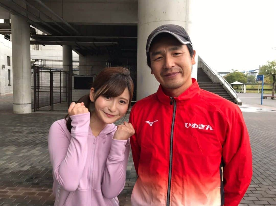 愛媛朝日テレビ アナウンサーさんのインスタグラム写真 - (愛媛朝日テレビ アナウンサーInstagram)「eatアナウンサーの石本桃子です🍑 . 運動音痴な私ですが・・・ 今年の坊ちゃんランランランに 出場させていただくことになりました😂✨ 完走できるか不安です・・・。 . というわけで、 先日、小林監督から マラソンの“コツ”を伝授して いただきました！！ その様子はあさって木曜日、 30日深夜0:25〜0:45分 「らぶちゅちゅ」にて放送です📺 温かい目でご覧ください💦 . #eat #愛媛朝日テレビ #らぶちゅちゅ  #石本桃子」10月29日 15時48分 - eat_5ch