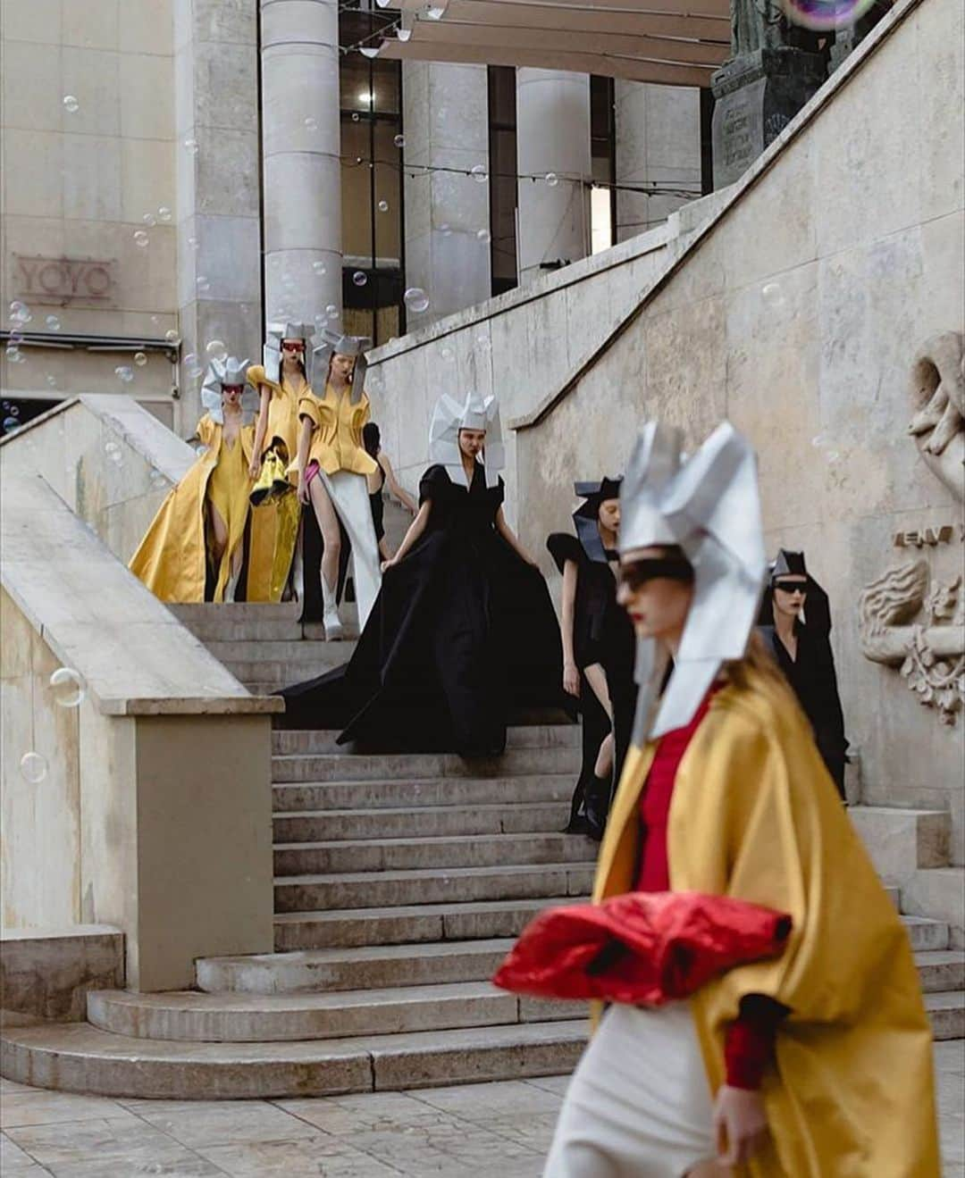 ペ・ユニョンさんのインスタグラム写真 - (ペ・ユニョンInstagram)「Amazing @rickowensonline 🖤 #RICKOWENS #PFW #20SS #yoon #bae #yoonyoungbae #koreanmodel」10月29日 16時02分 - mulan_bae