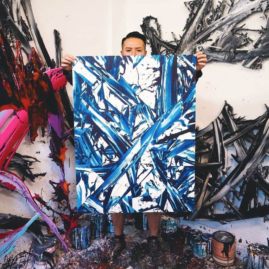 HYPEBEASTさんのインスタグラム写真 - (HYPEBEASTInstagram)「@hypebeastart: Paris-based @printthemall recently joined forces with @meguruyamaguchi to release a new lithograph edition entitled ‘Splitting Horizon No. 10.’ Sized at roughly 40 by 30 inches, the composition features the Brooklyn-based artist’s aggressive brushstroke motifs alongside delicate hints of paint splatter visuals in his signature black, blue, and white color palette. Each lithograph arrives stamped, numbered, and signed by the artist. Click the link in our bio to learn more.⁠⠀ Photo: @hsoji」10月29日 16時11分 - hypebeast