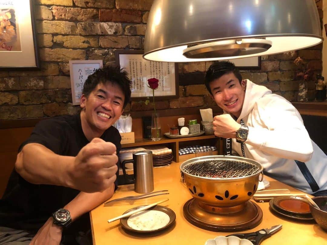 桐生祥秀さんのインスタグラム写真 - (桐生祥秀Instagram)「武井さん 肉ご馳走さまでした🍖🍖😄 うまかったーーー これで明日からまた走れる‼️ #武井壮さん #桐生祥秀  #オフ空け #俺顔  #むくんでる」10月29日 21時58分 - kiryu1215